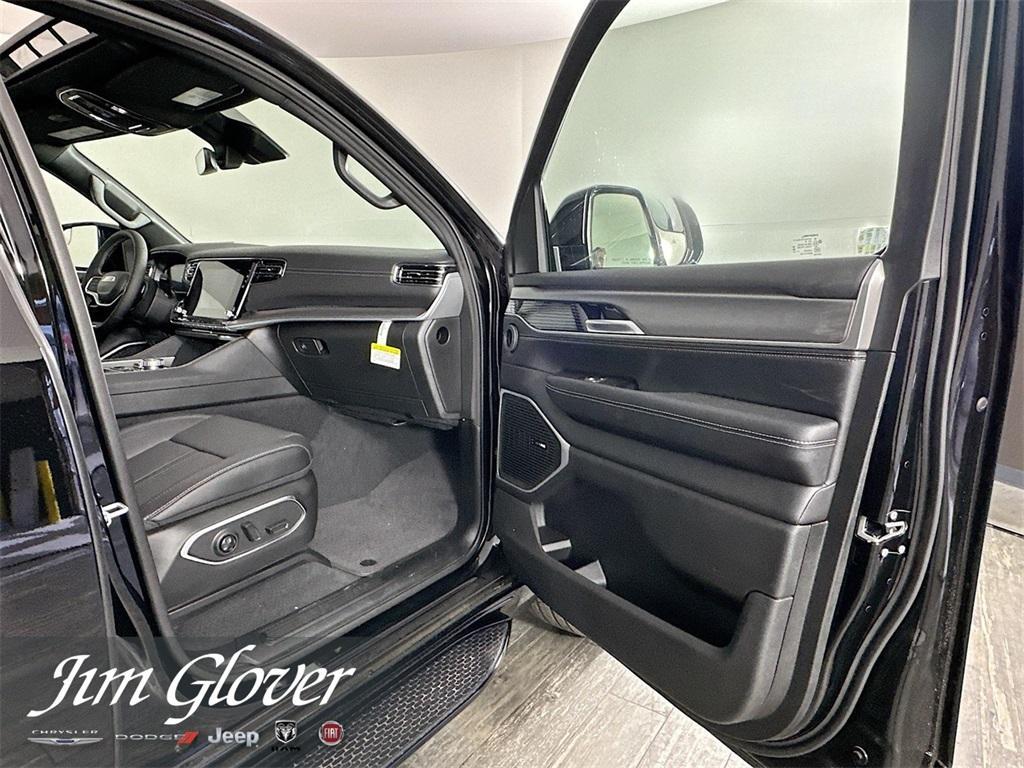 new 2025 Jeep Wagoneer L car, priced at $77,907