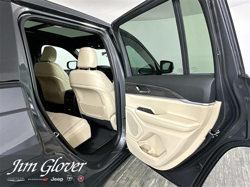new 2025 Jeep Grand Cherokee car, priced at $44,591