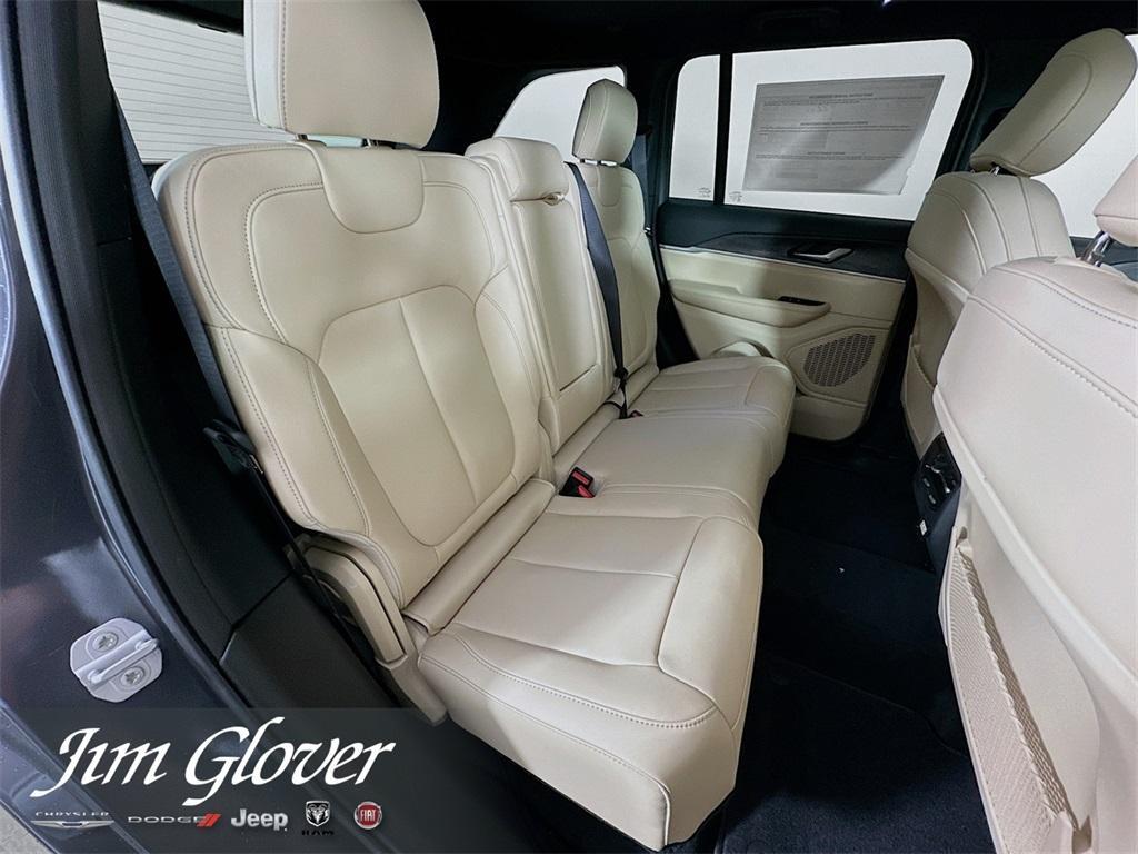 new 2025 Jeep Grand Cherokee car, priced at $44,591