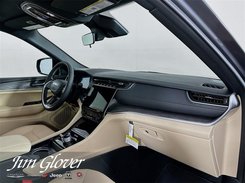 new 2025 Jeep Grand Cherokee car, priced at $44,591