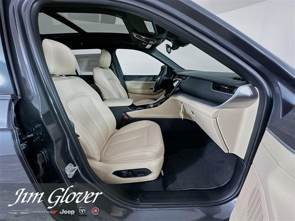 new 2025 Jeep Grand Cherokee car, priced at $44,591