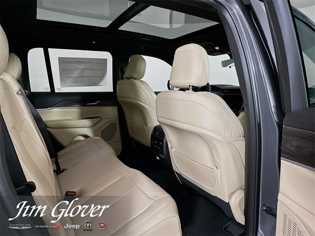 new 2025 Jeep Grand Cherokee car, priced at $44,591