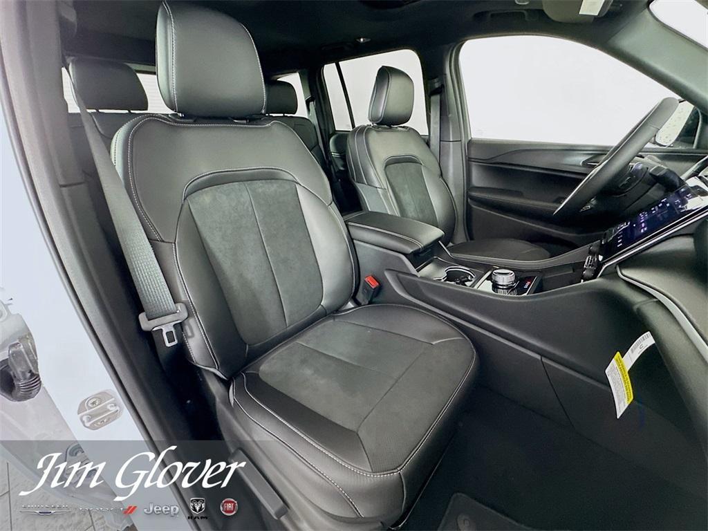 new 2025 Jeep Grand Cherokee car, priced at $41,263