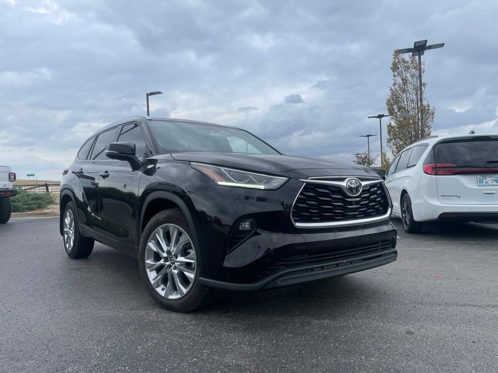 used 2022 Toyota Highlander car, priced at $38,440