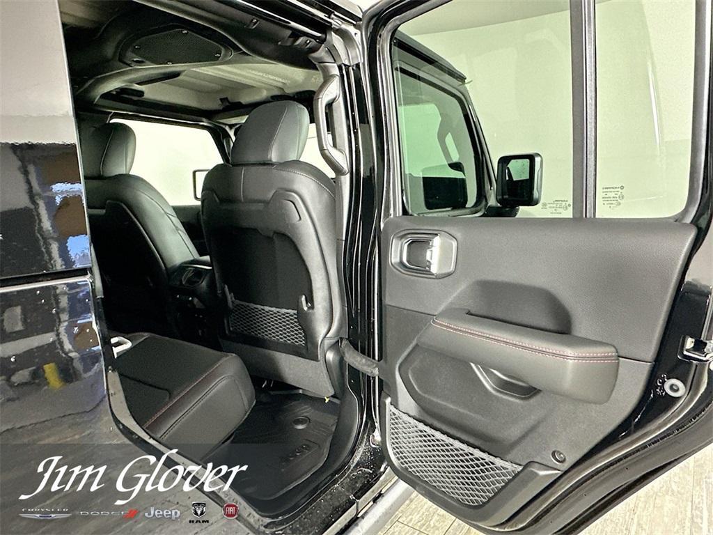 new 2025 Jeep Gladiator car, priced at $52,323