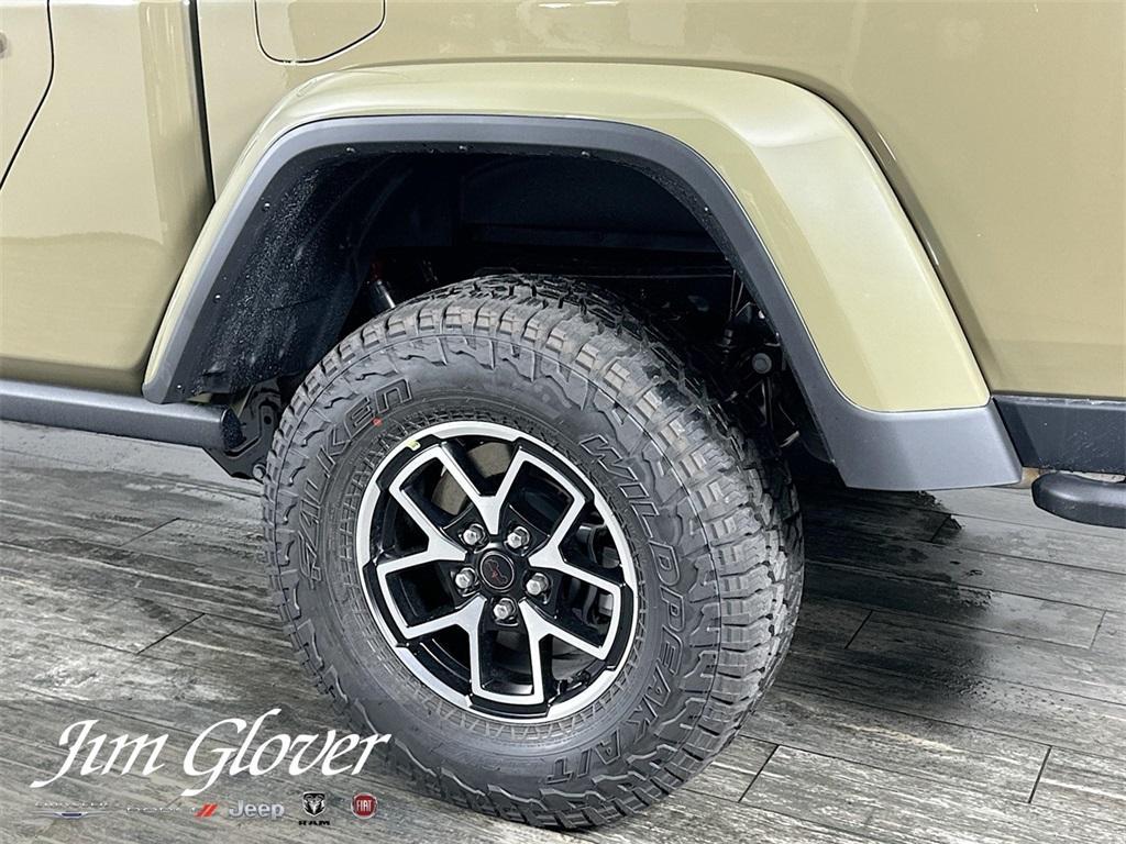new 2025 Jeep Gladiator car, priced at $52,006