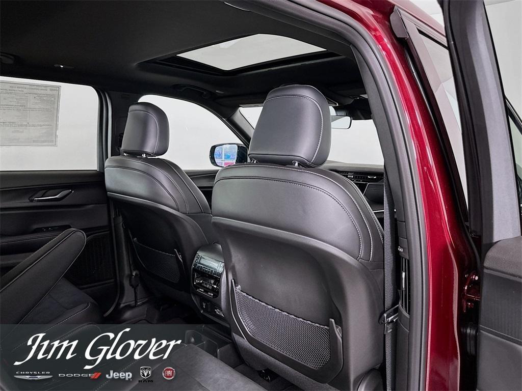 new 2025 Jeep Grand Cherokee L car, priced at $43,301