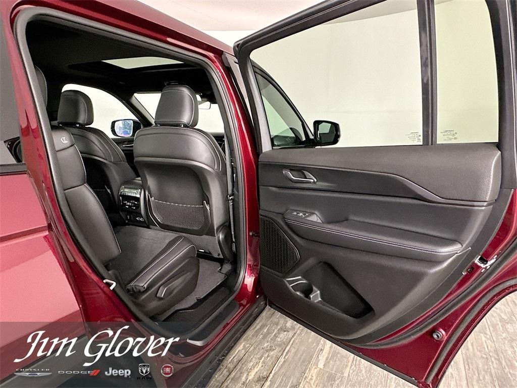 new 2025 Jeep Grand Cherokee L car, priced at $43,301