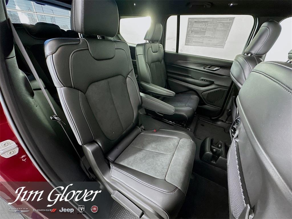 new 2025 Jeep Grand Cherokee L car, priced at $43,301