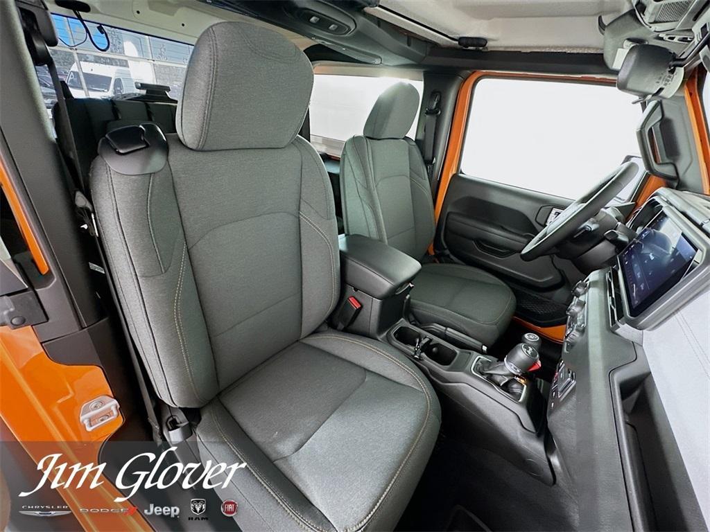new 2025 Jeep Wrangler car, priced at $42,077