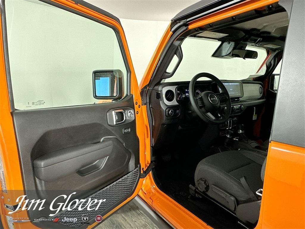 new 2025 Jeep Wrangler car, priced at $42,077