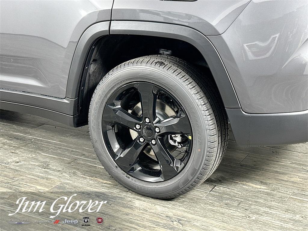 new 2025 Jeep Grand Cherokee car, priced at $45,455