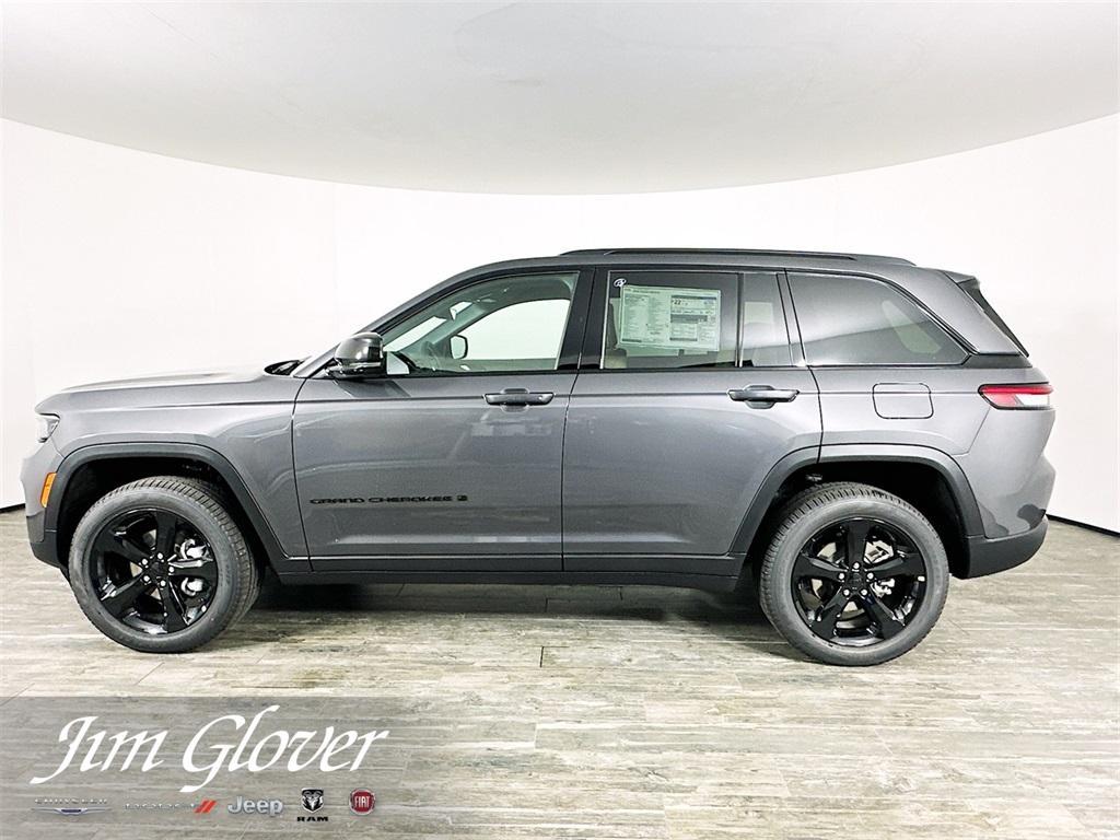 new 2025 Jeep Grand Cherokee car, priced at $45,455