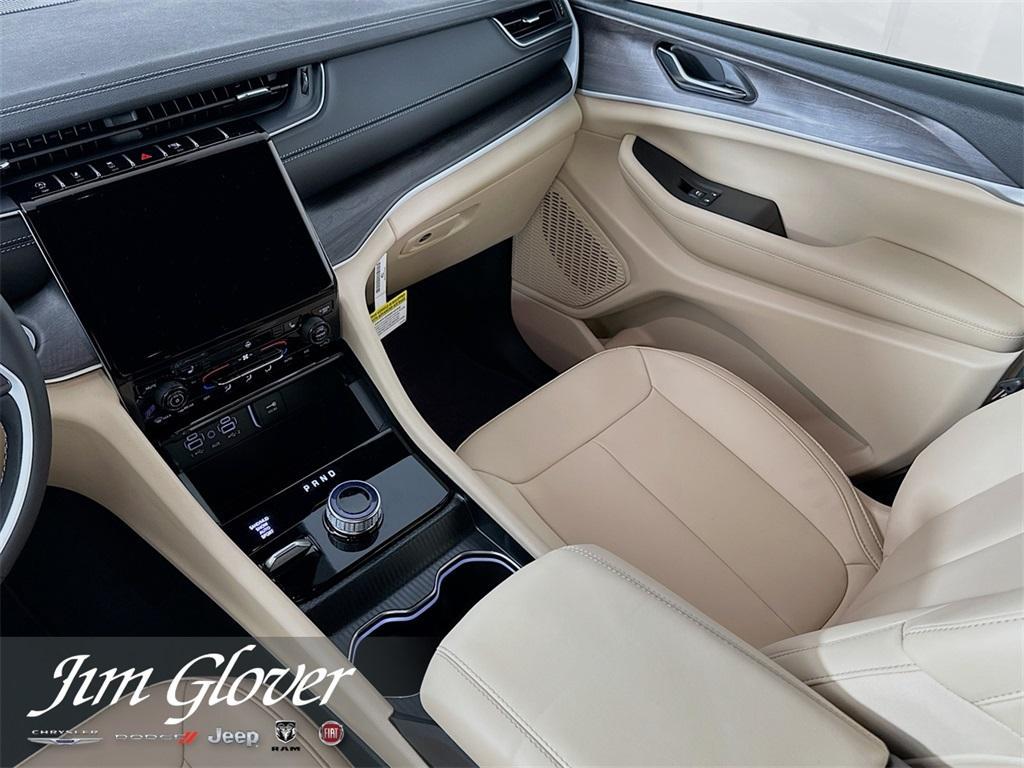 new 2025 Jeep Grand Cherokee car, priced at $45,455