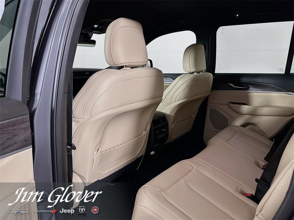 new 2025 Jeep Grand Cherokee car, priced at $45,455