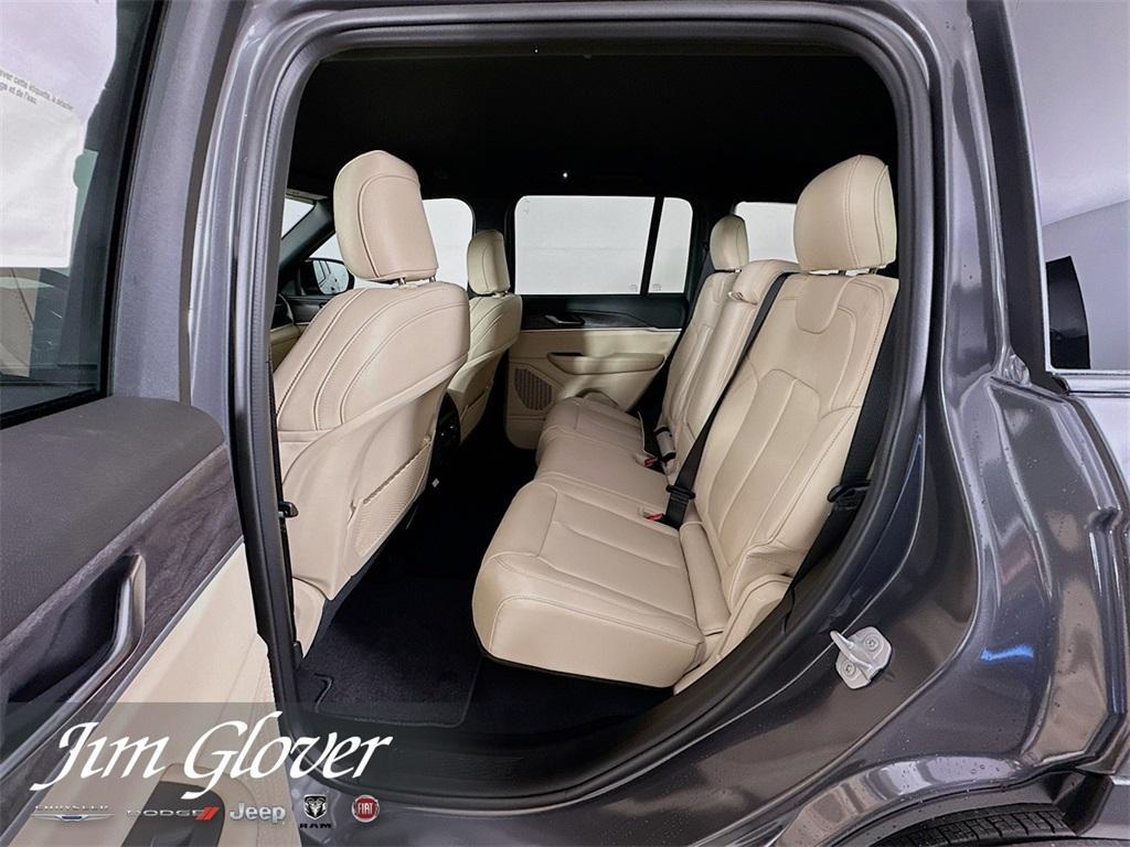 new 2025 Jeep Grand Cherokee car, priced at $45,455