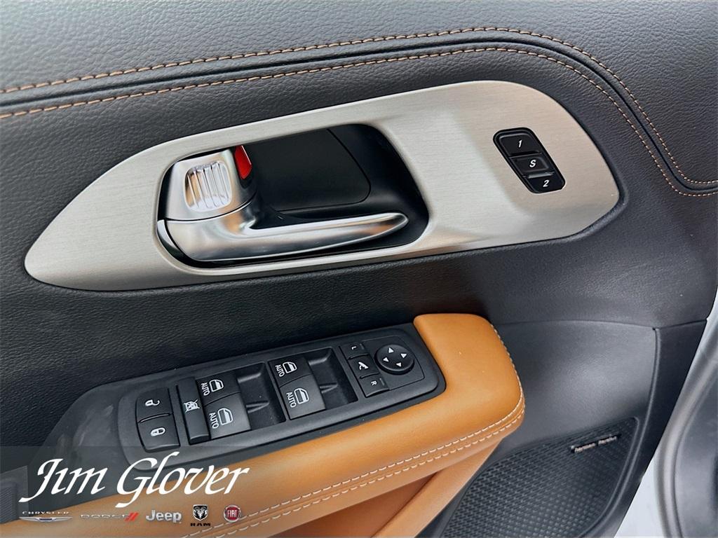 new 2026 Chrysler Pacifica car, priced at $54,076