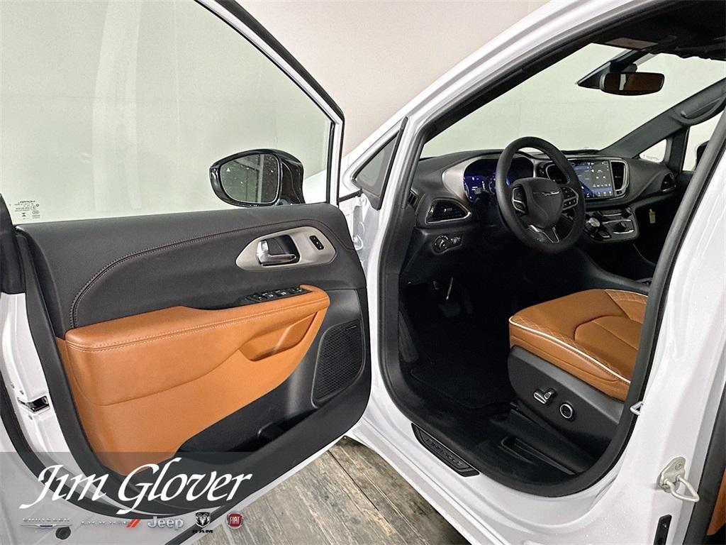 new 2026 Chrysler Pacifica car, priced at $54,076