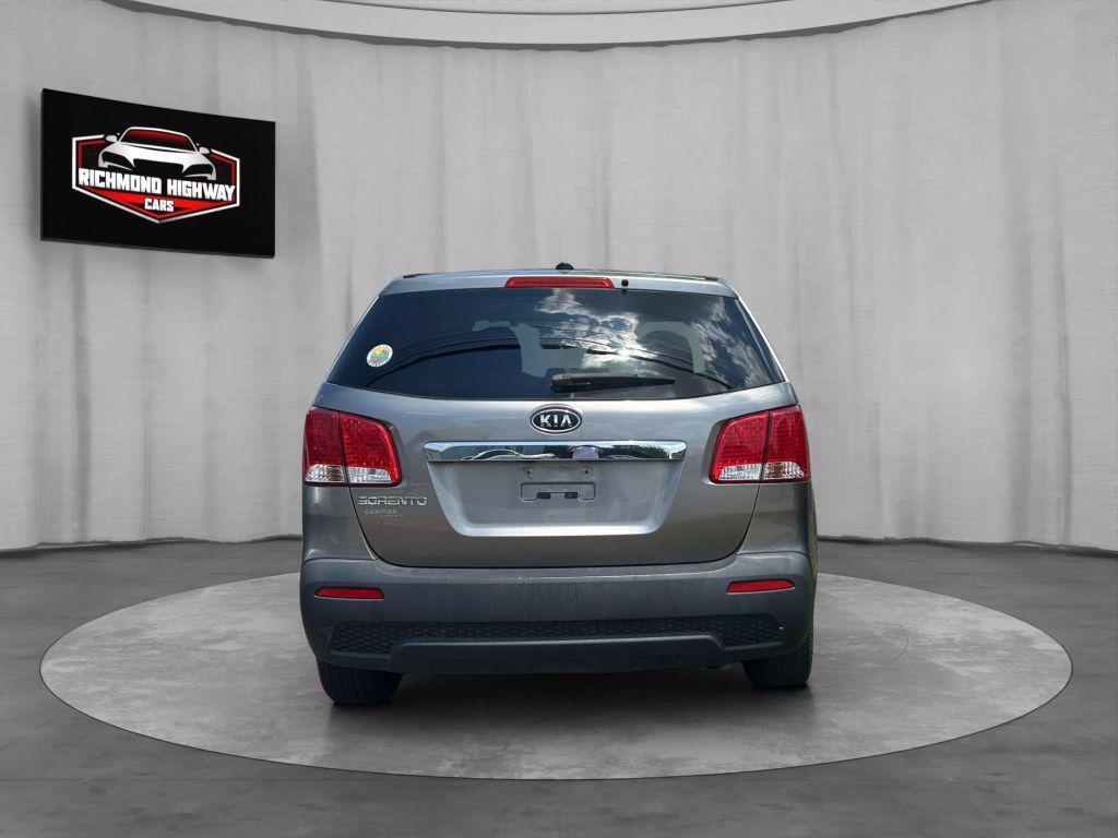 used 2013 Kia Sorento car, priced at $6,000