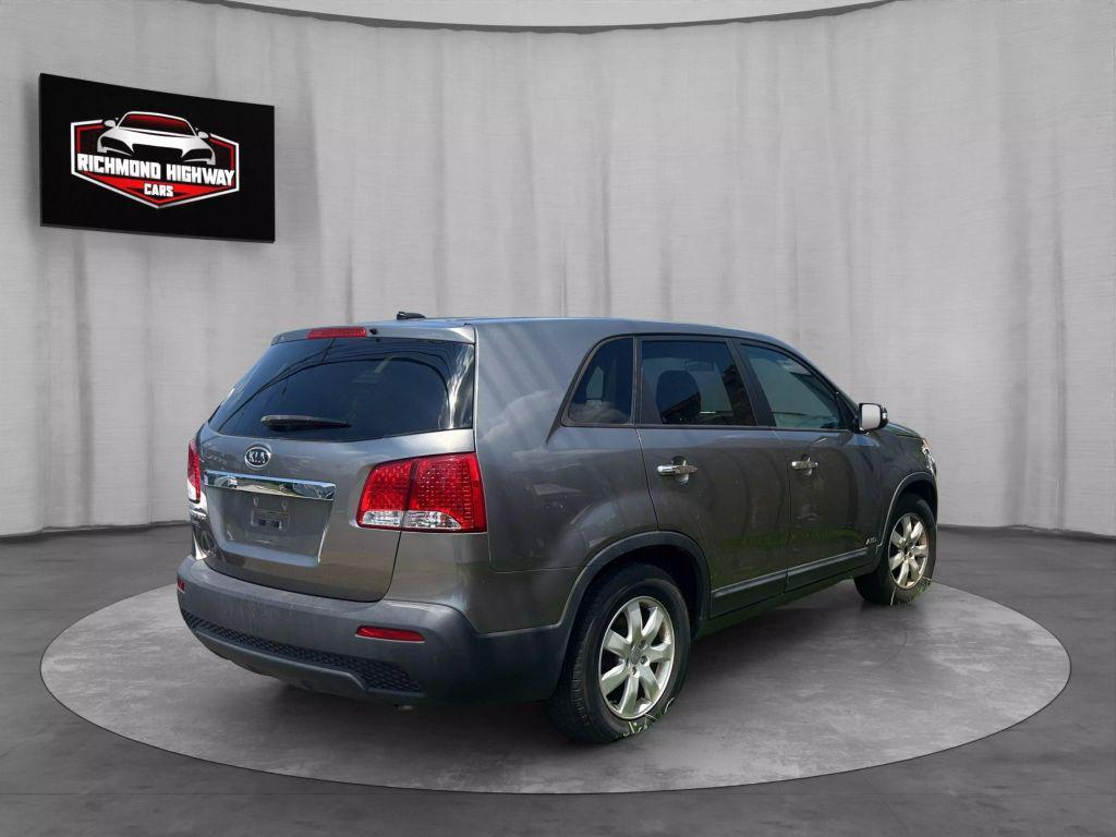 used 2013 Kia Sorento car, priced at $6,000