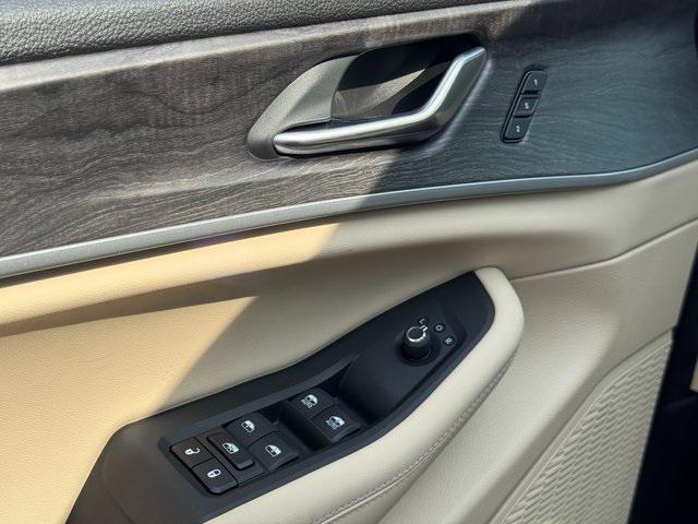 new 2025 Jeep Grand Cherokee car, priced at $43,816