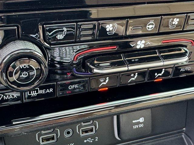 new 2025 Jeep Grand Cherokee car, priced at $43,816