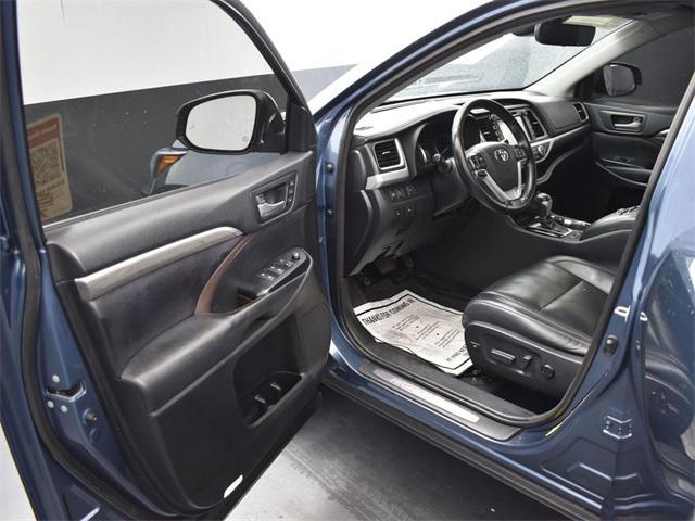 used 2017 Toyota Highlander car, priced at $22,550