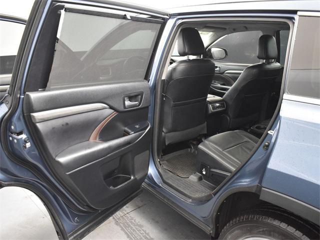 used 2017 Toyota Highlander car, priced at $22,550
