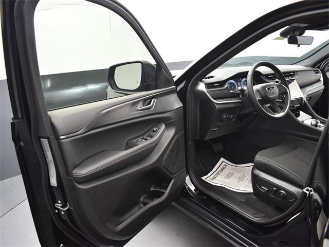 new 2025 Jeep Grand Cherokee car, priced at $36,272