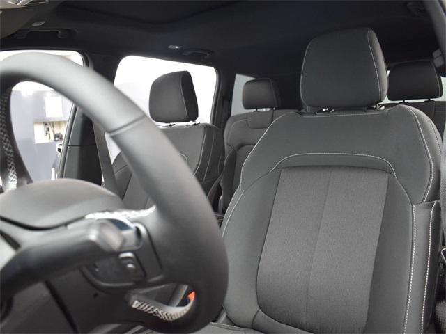 new 2025 Jeep Grand Cherokee car, priced at $36,272