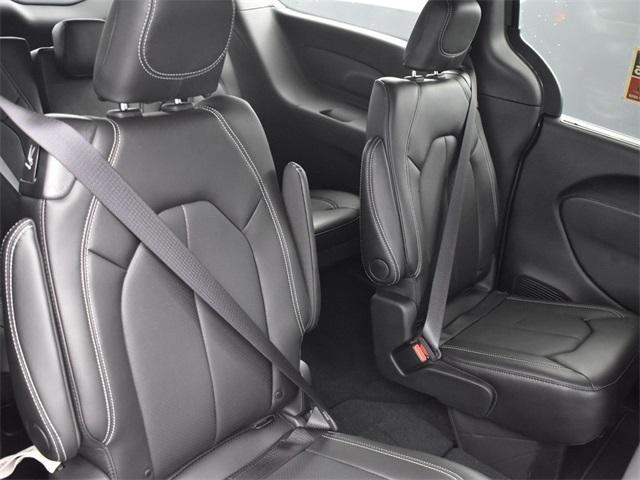 new 2025 Chrysler Pacifica car, priced at $38,420