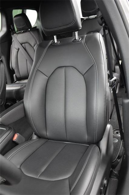 new 2025 Chrysler Pacifica car, priced at $38,420