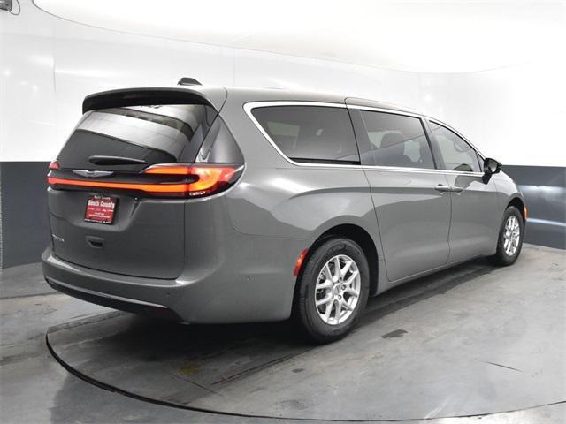new 2025 Chrysler Pacifica car, priced at $38,420