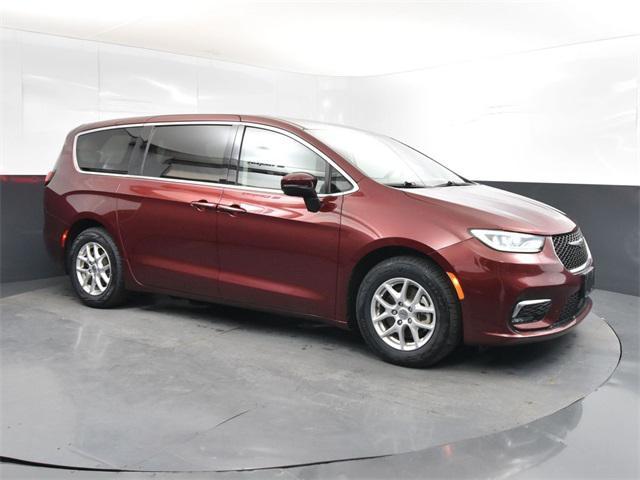 used 2023 Chrysler Pacifica car, priced at $23,200