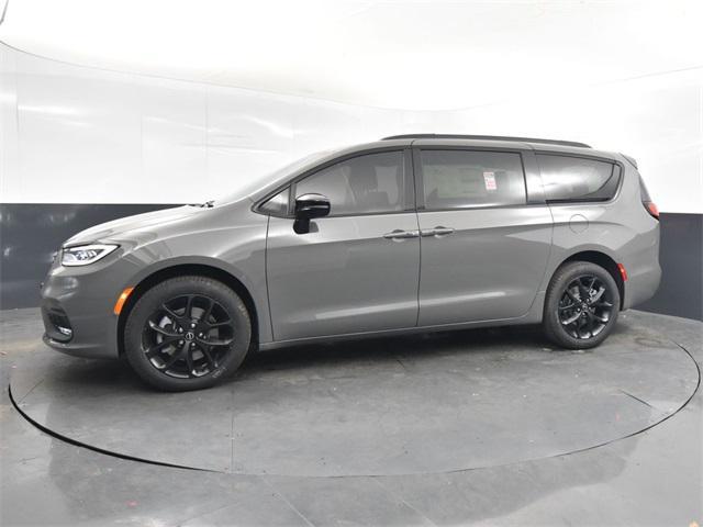 new 2025 Chrysler Pacifica car, priced at $48,035