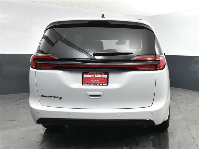 new 2024 Chrysler Pacifica car, priced at $45,990