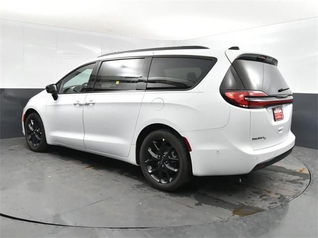 new 2024 Chrysler Pacifica car, priced at $45,990