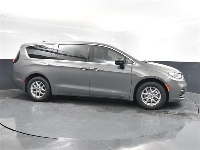 new 2025 Chrysler Pacifica car, priced at $40,815