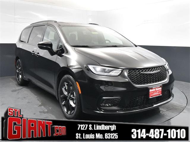 new 2025 Chrysler Pacifica car, priced at $44,911