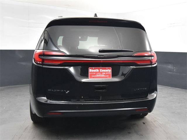 new 2025 Chrysler Pacifica car, priced at $43,545