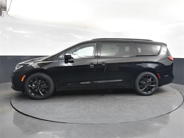 new 2025 Chrysler Pacifica car, priced at $43,545