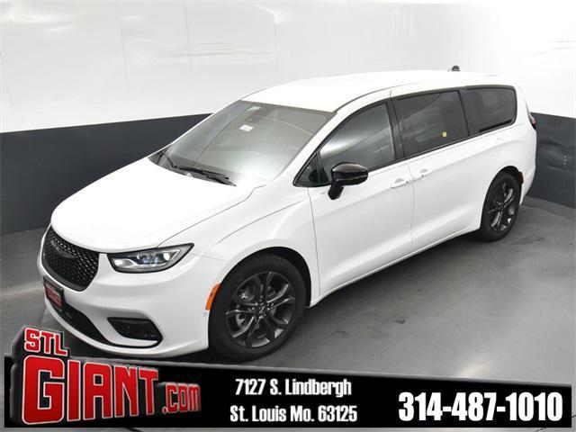 new 2026 Chrysler Pacifica car, priced at $36,860