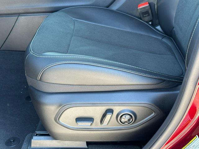 new 2025 Jeep Grand Cherokee L car, priced at $38,077