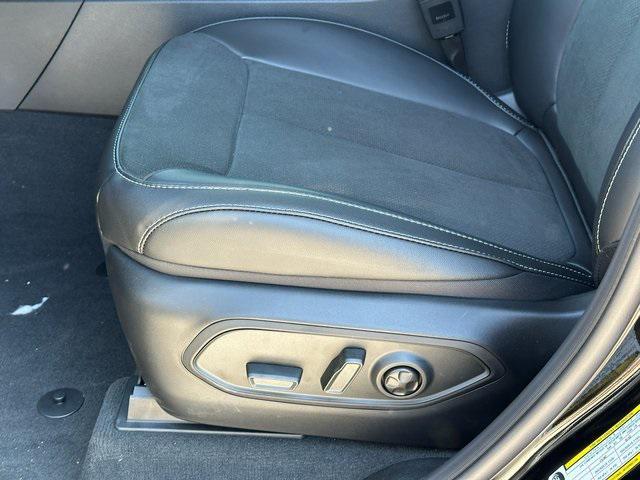 new 2025 Jeep Grand Cherokee L car, priced at $40,077