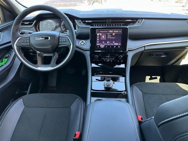 new 2025 Jeep Grand Cherokee L car, priced at $40,077