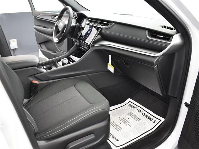 new 2025 Jeep Grand Cherokee car, priced at $38,677