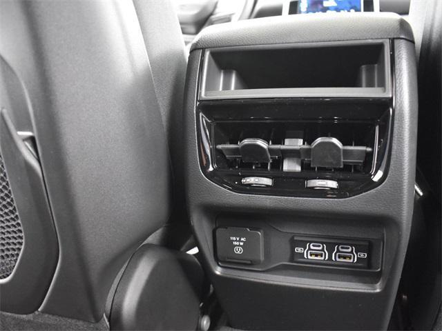 new 2025 Jeep Grand Cherokee car, priced at $38,677
