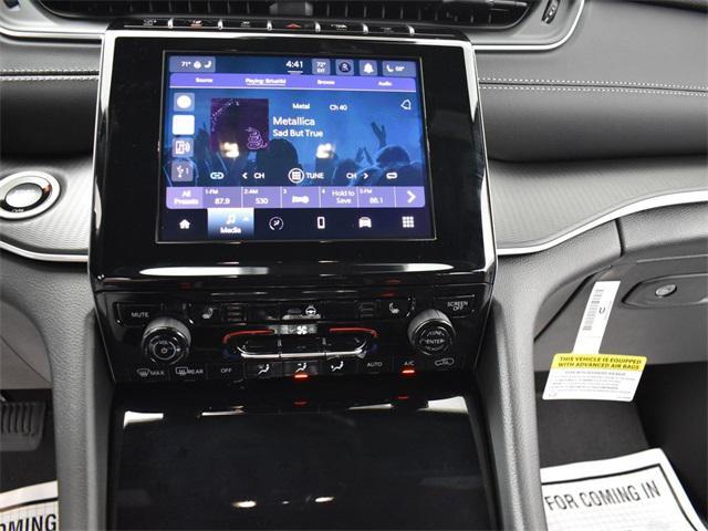new 2025 Jeep Grand Cherokee car, priced at $38,677