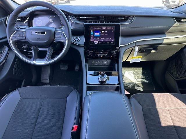 new 2025 Jeep Grand Cherokee car, priced at $39,855