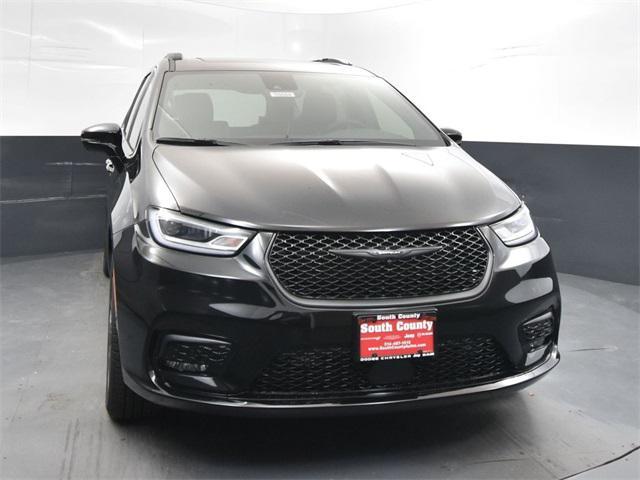 new 2026 Chrysler Pacifica car, priced at $46,285